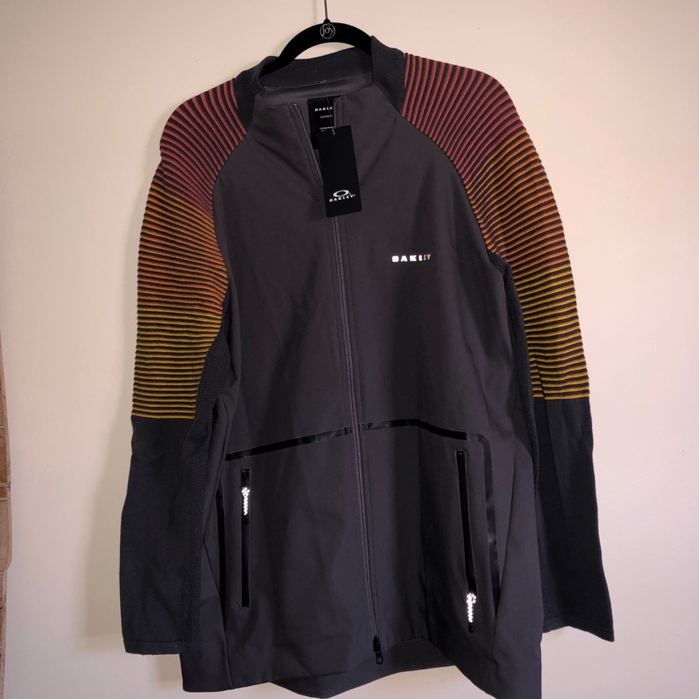 🏷 New With Tags: Men’s Oakley Urban Commuter Gradient Jacket